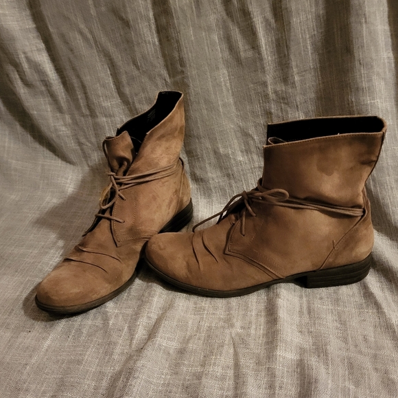 Ladies Boots  Taupe Lace Up Microfibre Ankle Boot 11 - Picture 6 of 9